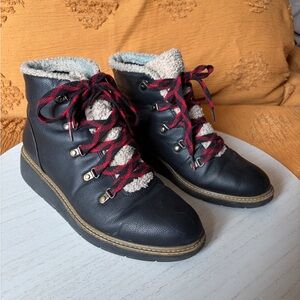 Dr. Scholl's Black Winter Boots with Red Laces
